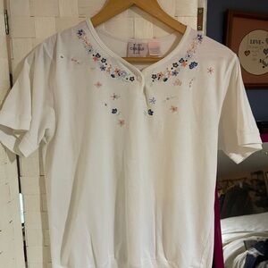 Casual White Floral Embroidered Jersey Top